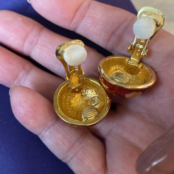 KJL Clip on earrings in red & gold Like new - Picture 5 of 6